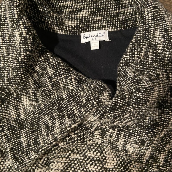 Girls size 5/6 Splendid asymmetrical blazer - Picture 2 of 2